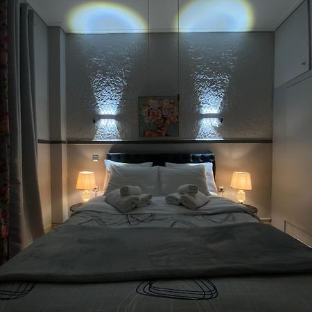 Anna Maria Greek Filoxenia Apartment Пирея Екстериор снимка